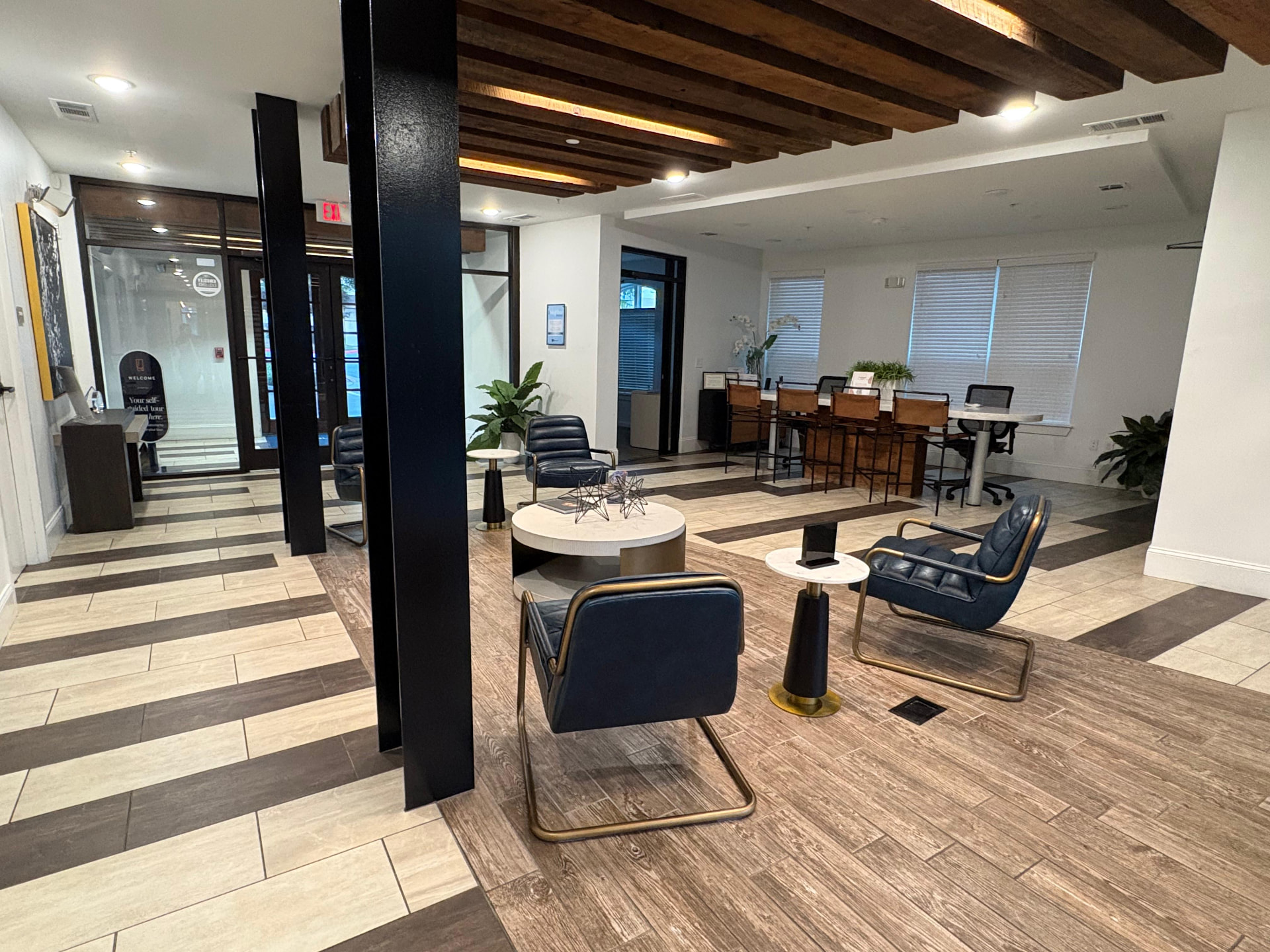 Offices & Leasing Lobbies